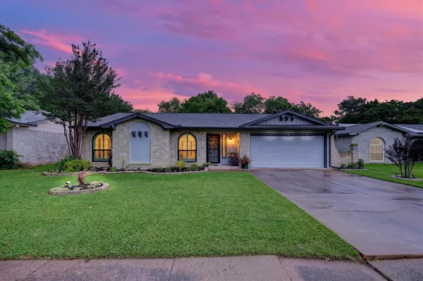 $325,000 | 3514 Cornell Drive, Arlington, TX 76015
