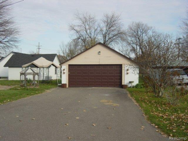 23333 Northline Road Taylor, MI 48180 - Photo 17 of 20 Garage