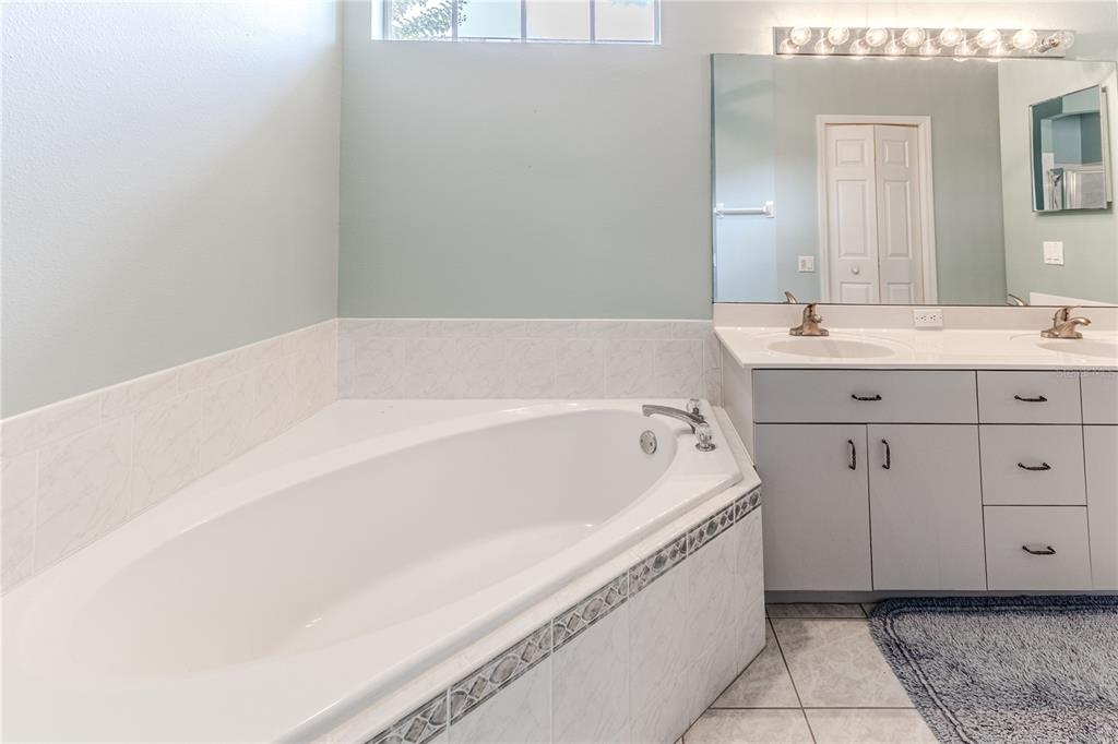 15033 Middle Fairway Drive Spring Hill, FL 34609 - Photo 21 of 57