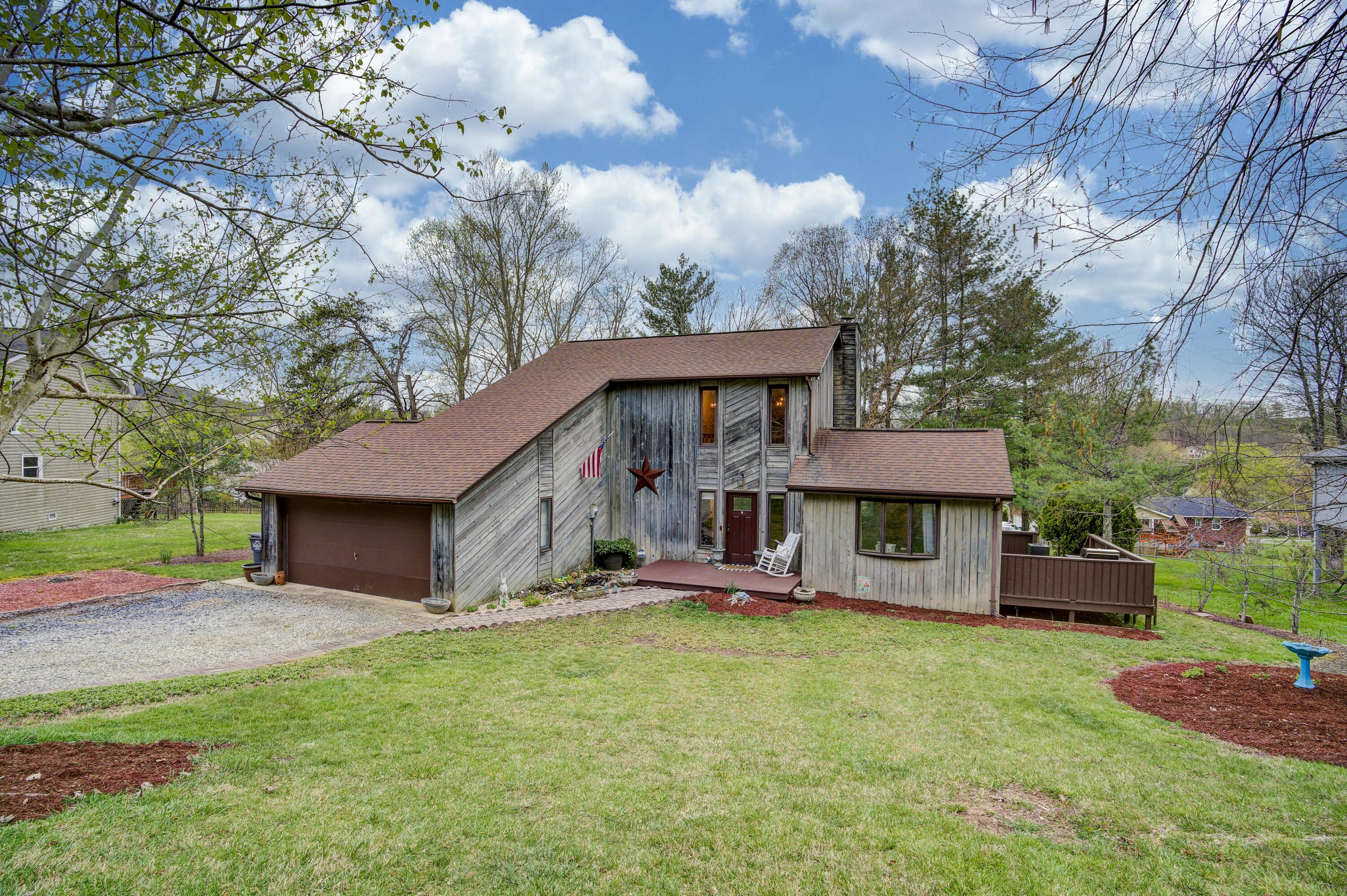 129 Foxport Road Kingsport, TN 37664 - Photo 1 of 28 Foxport front