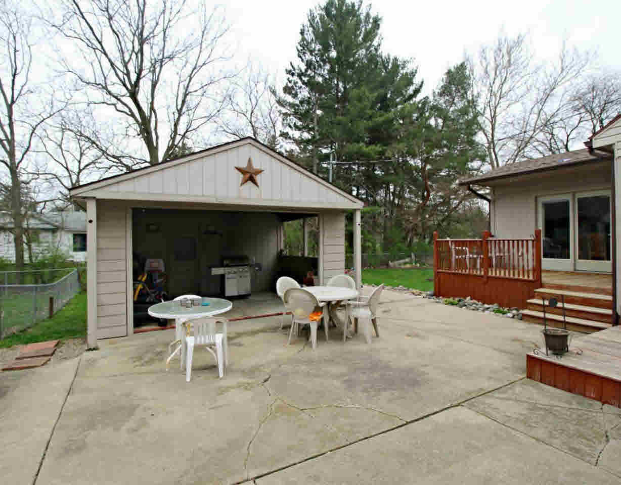 415 Deland Road Flushing, MI 48433 - Photo 9 of 18 21284542-8.JPG