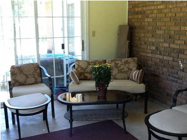 324 Cr 132a Raleigh Ms 39153 Raleigh, MS 39153 - Photo 7 of 12 Have morning coffee on the sunporch