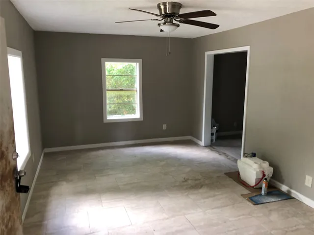 $2,000 | 695 Grimes Avenue, Silsbee, TX 77656