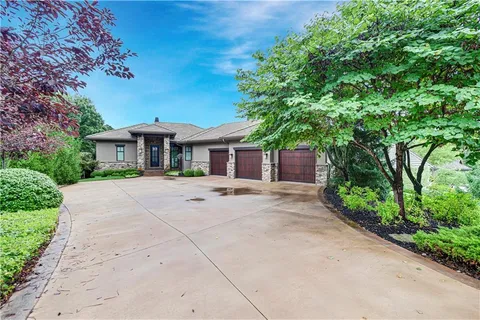 $1,800,000 | 16313 Turnberry, Belton, MO 64012