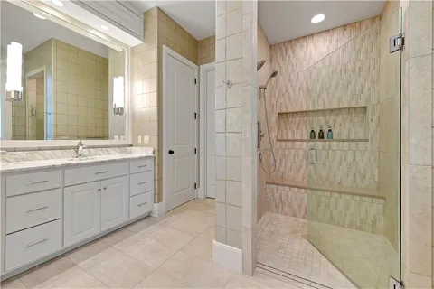 $1,800,000 | 16313 Turnberry, Belton, MO 64012