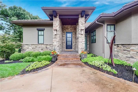 $1,800,000 | 16313 Turnberry, Belton, MO 64012