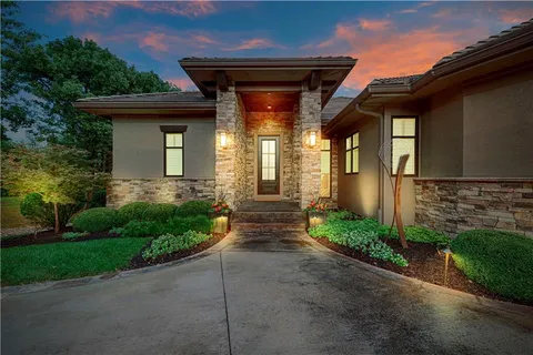 $1,800,000 | 16313 Turnberry, Belton, MO 64012