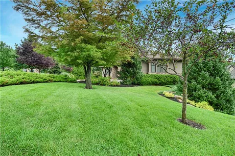 $1,800,000 | 16313 Turnberry, Belton, MO 64012