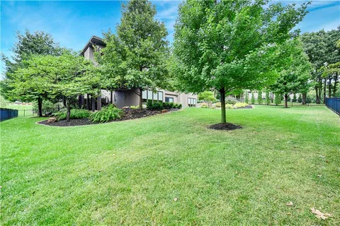 $1,800,000 | 16313 Turnberry, Belton, MO 64012