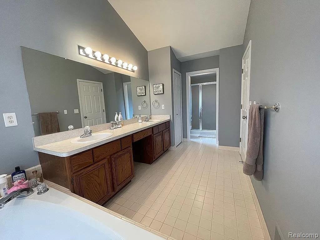 1669 Chase Drive Rochester, MI 48307 - Photo 29 of 35 1669ChaseDr_21335_29.jpeg