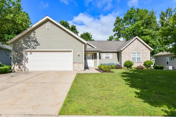 $439,900 | 170 N Wild Flower Lane, Elkhorn, WI 53121