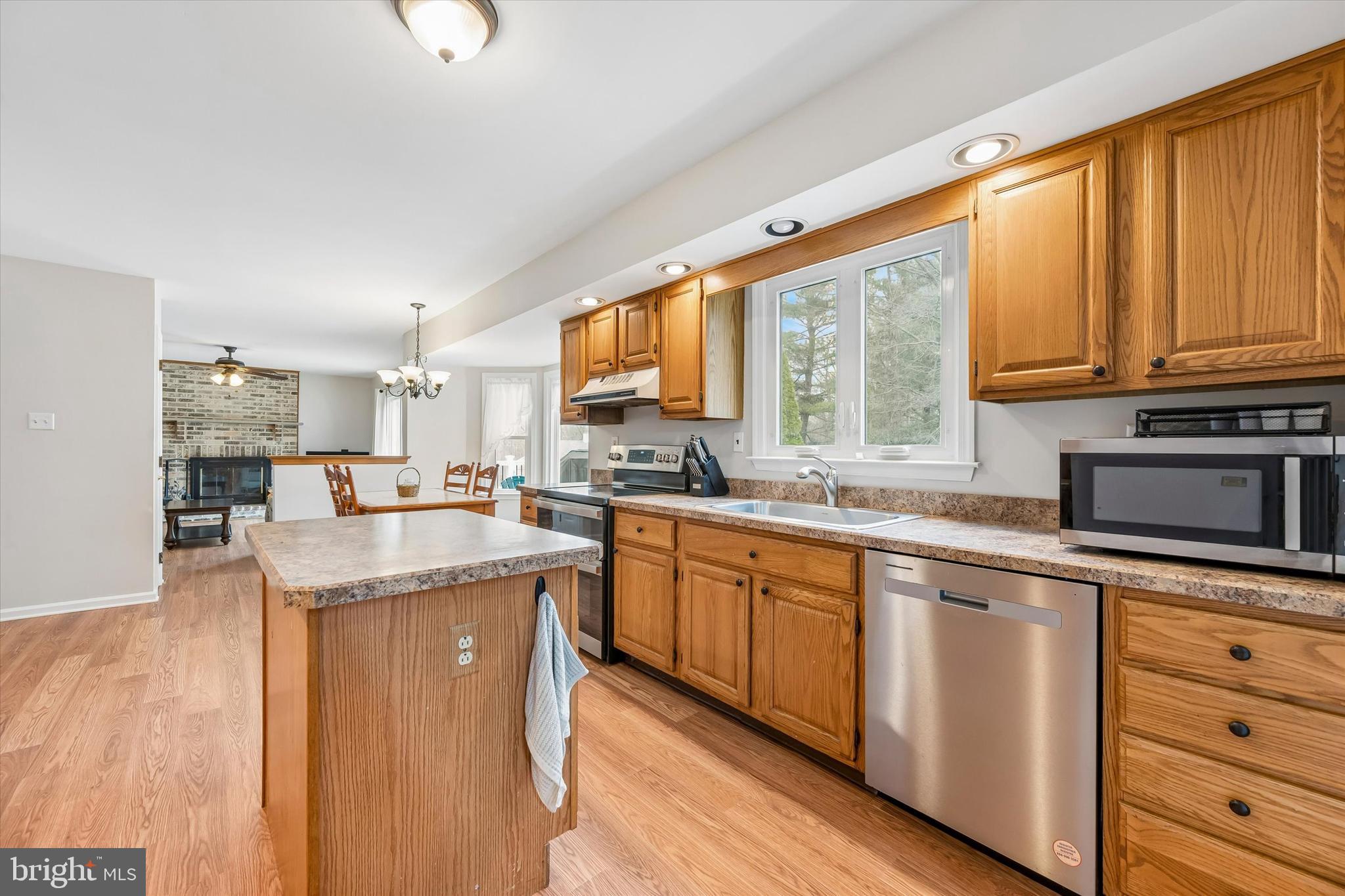 1652 Garnet Mine Road Garnet Valley, PA 19060 - Photo 15 of 34 Eat-In Kitchen