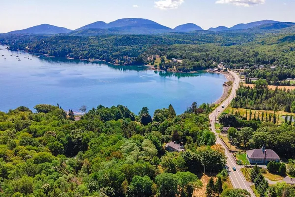 $2,199,000 | 2 Lookout Point Road, Bar Harbor, ME 04609