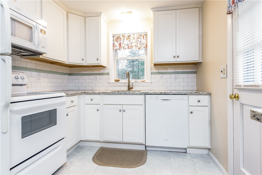60 Balsam Road South Kingstown, RI 02879 - Photo 8 of 19 Gallery Image 8