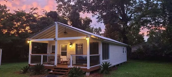 $600,000 | 4879 Sam King Road, Hollywood, SC 29449