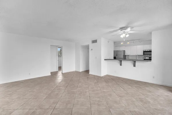$2,300 | 3100 North Pine Island Road, Unit 306, Sunrise, FL 33351