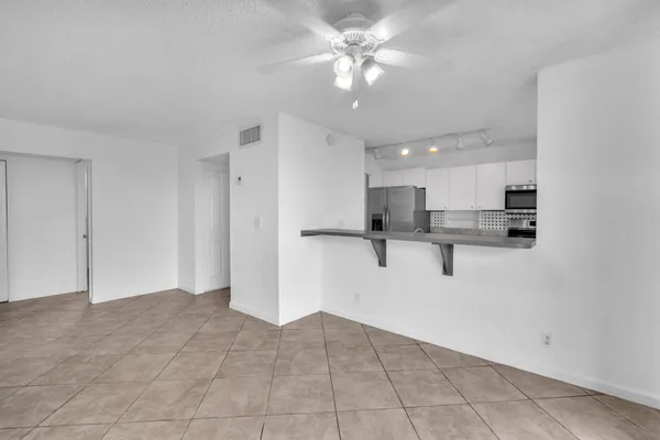 $2,300 | 3100 North Pine Island Road, Unit 306, Sunrise, FL 33351