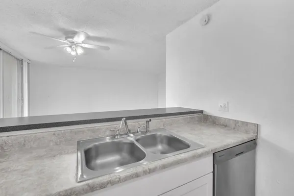 $2,300 | 3100 North Pine Island Road, Unit 306, Sunrise, FL 33351