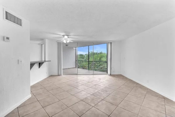 $2,300 | 3100 North Pine Island Road, Unit 306, Sunrise, FL 33351