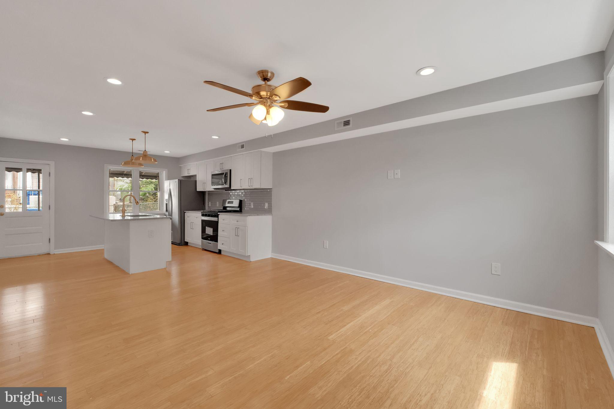 245 South Clinton Street Baltimore, MD 21224 - Photo 4 of 39