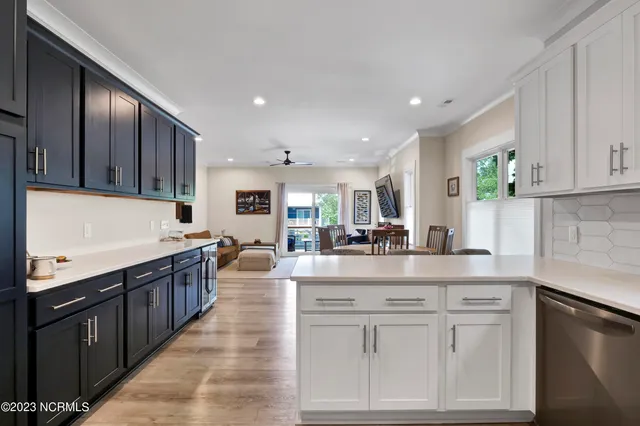 $3,000 | 305 Fayetteville Avenue, Unit 1, Carolina Beach, NC 28428