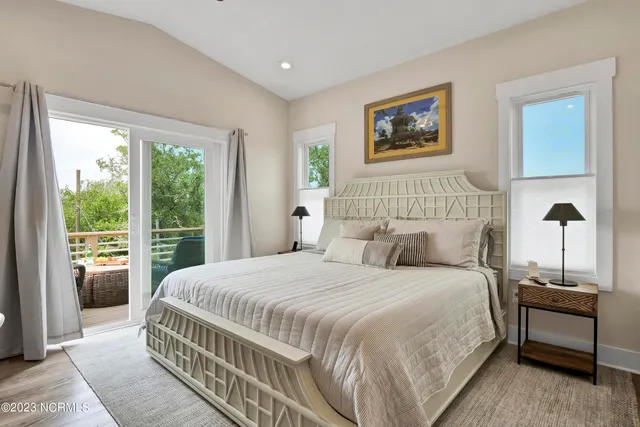 $3,000 | 305 Fayetteville Avenue, Unit 1, Carolina Beach, NC 28428