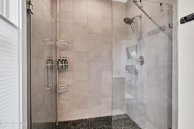 $3,000 | 305 Fayetteville Avenue, Unit 1, Carolina Beach, NC 28428