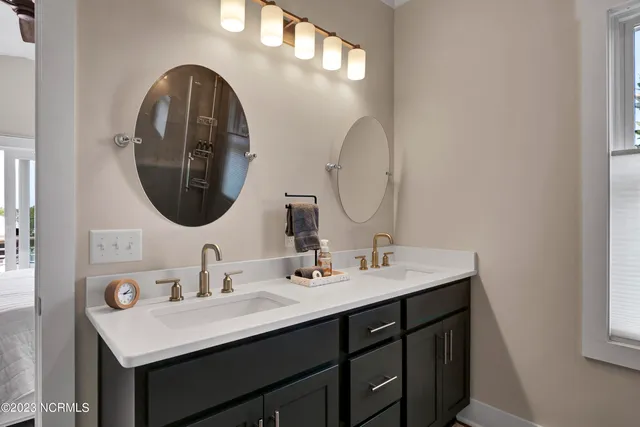 $3,000 | 305 Fayetteville Avenue, Unit 1, Carolina Beach, NC 28428