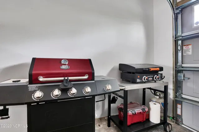 $3,000 | 305 Fayetteville Avenue, Unit 1, Carolina Beach, NC 28428