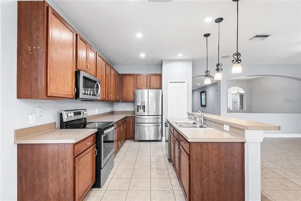 $529,900 | 18037 Lake Reflections Boulevard, Lutz, FL 33558