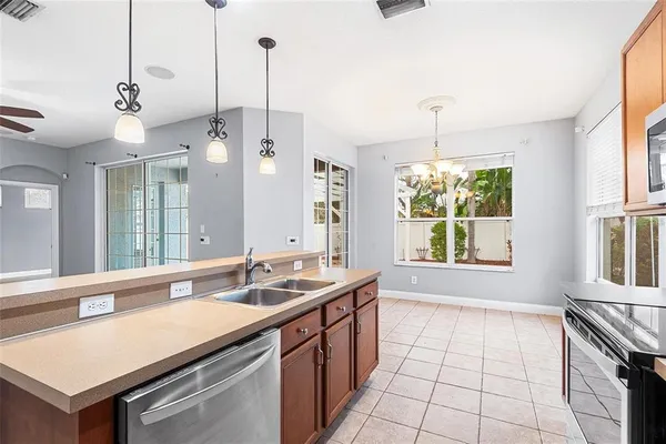 $529,900 | 18037 Lake Reflections Boulevard, Lutz, FL 33558