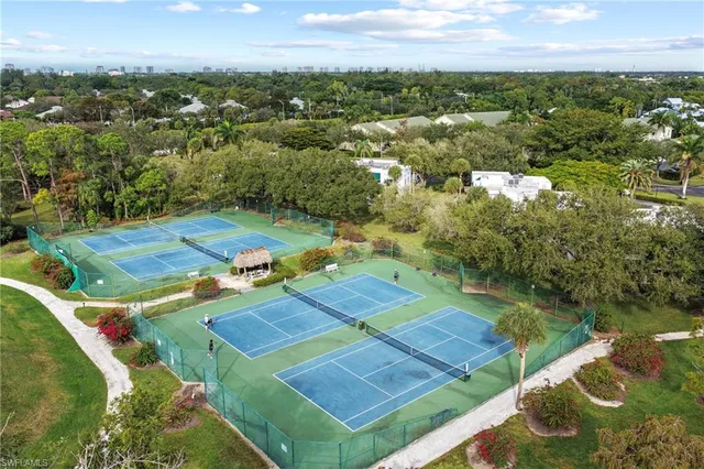 a view of a tennis court
