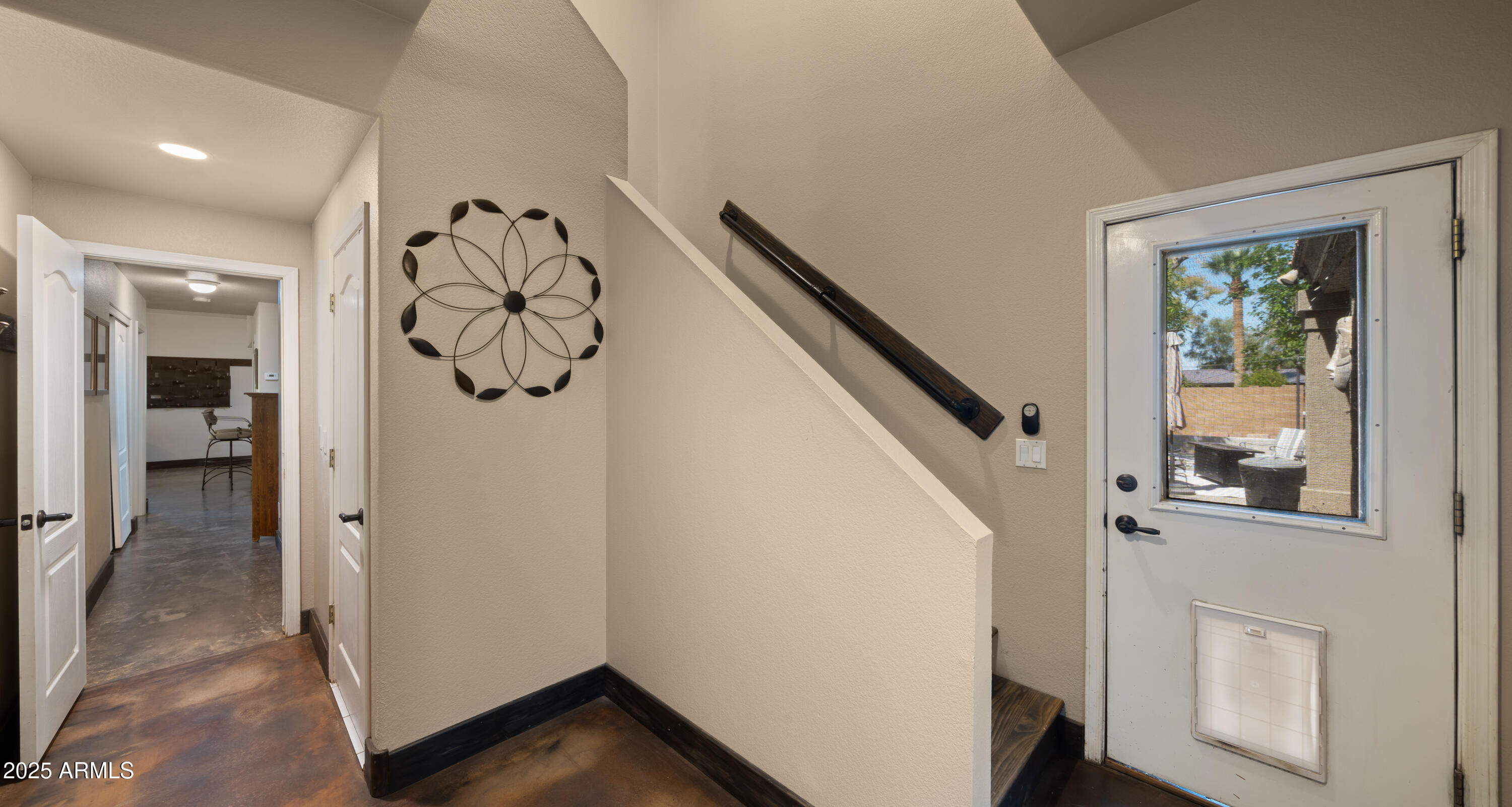 2311 West Dobbins Road Phoenix, AZ 85041 - Photo 25 of 68 Hallway/Staircase