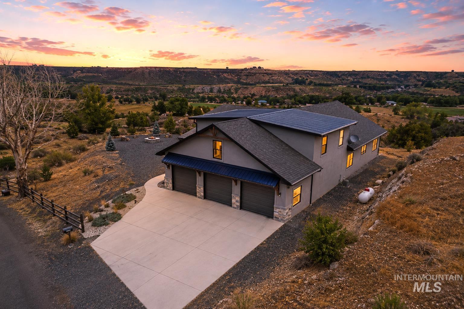 4522 Snake River Mesa Road Buhl, ID 83316 - Photo 3 of 49