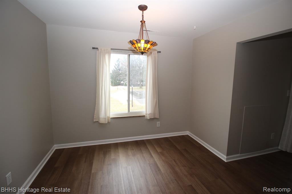 409 West Highland Road, Unit B3 Howell, MI 48843 - Photo 6 of 17