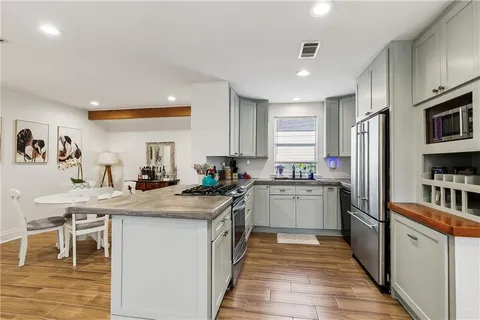 $395,000 | 2 Davis Boulevard, Jefferson, LA 70121