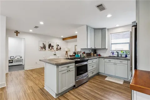 $395,000 | 2 Davis Boulevard, Jefferson, LA 70121