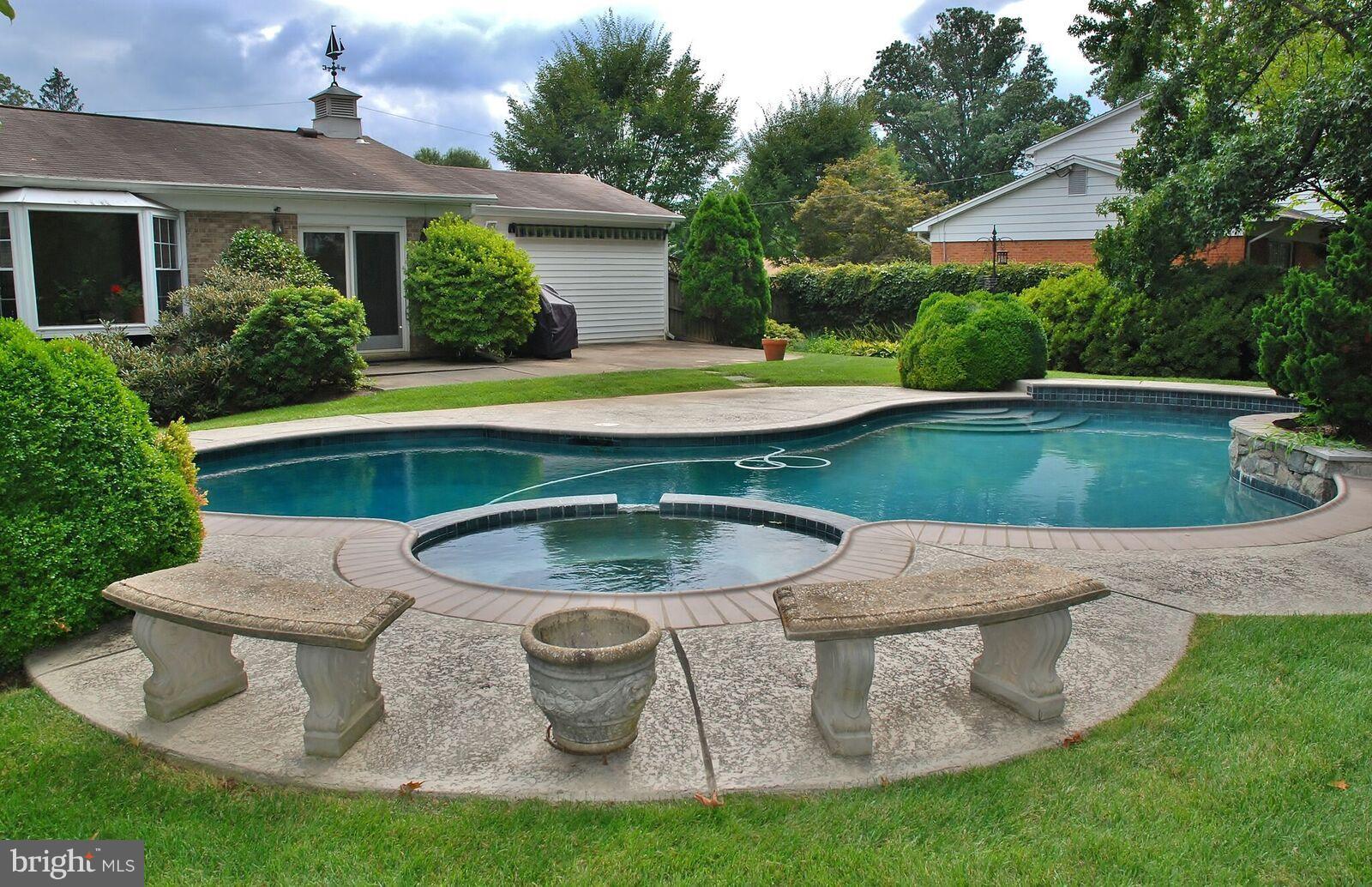 605 Cobblestone Court Silver Spring, MD 20905 - Photo 3 of 25 View