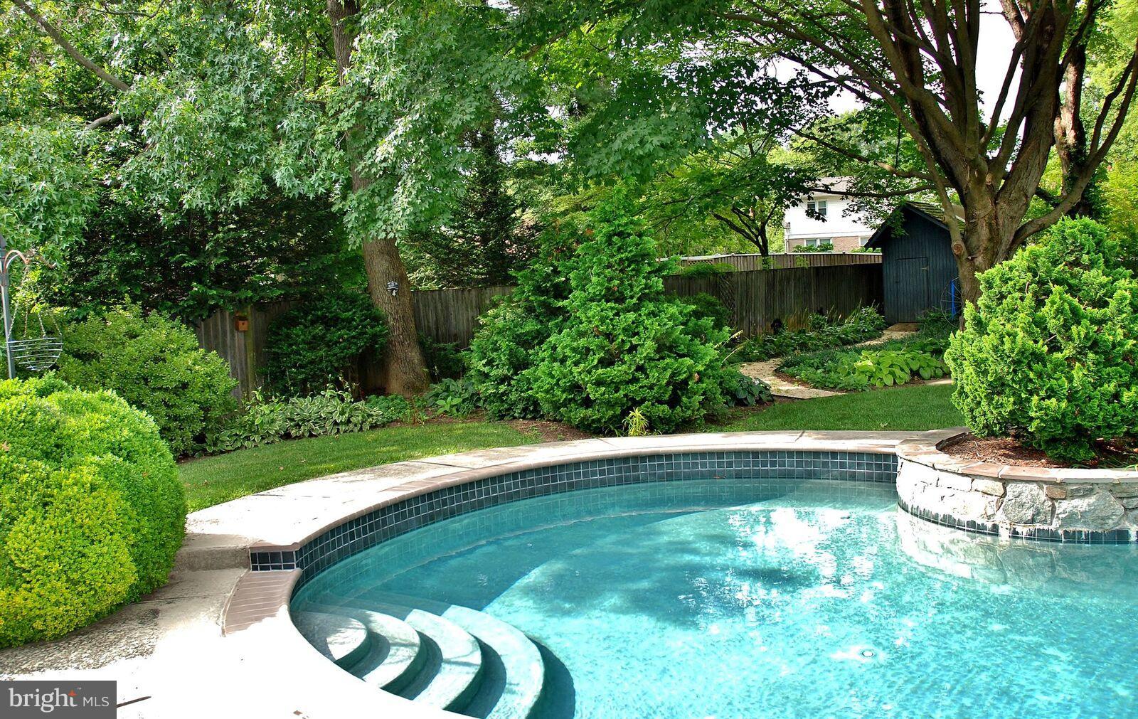 605 Cobblestone Court Silver Spring, MD 20905 - Photo 4 of 25 Exterior (Rear)