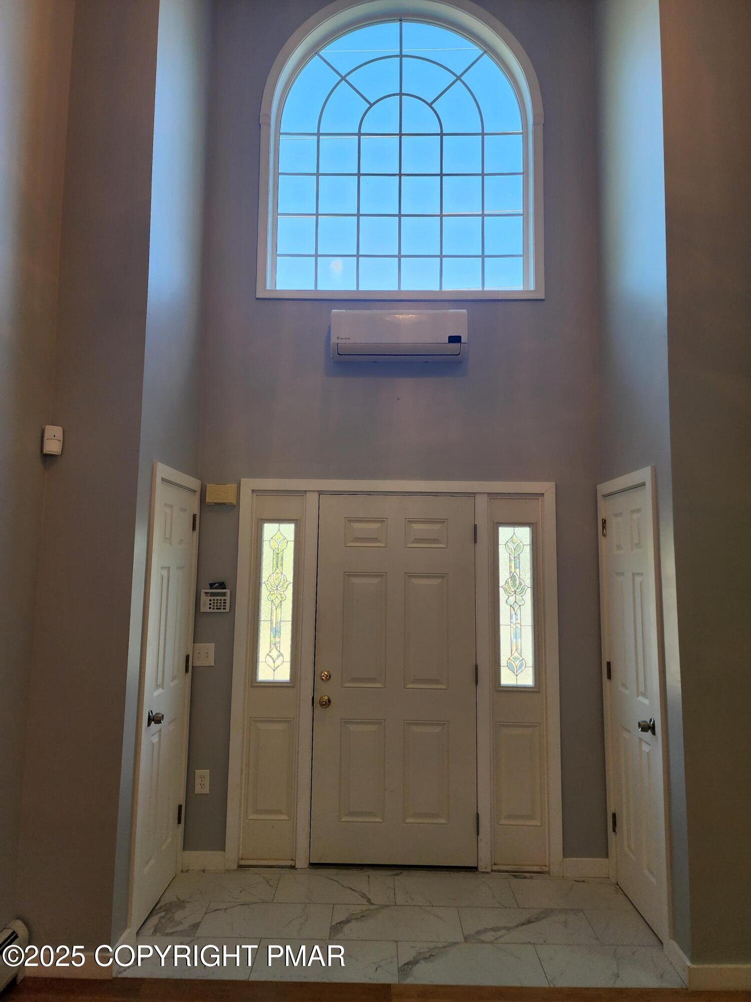 283 Pocono Boulevard Bushkill, PA 18324 - Photo 4 of 44 Spacious Foyer