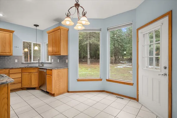 $900,000 | 23216 East Morris Road, Newman Lake, WA 99025