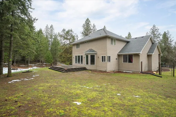 $900,000 | 23216 East Morris Road, Newman Lake, WA 99025