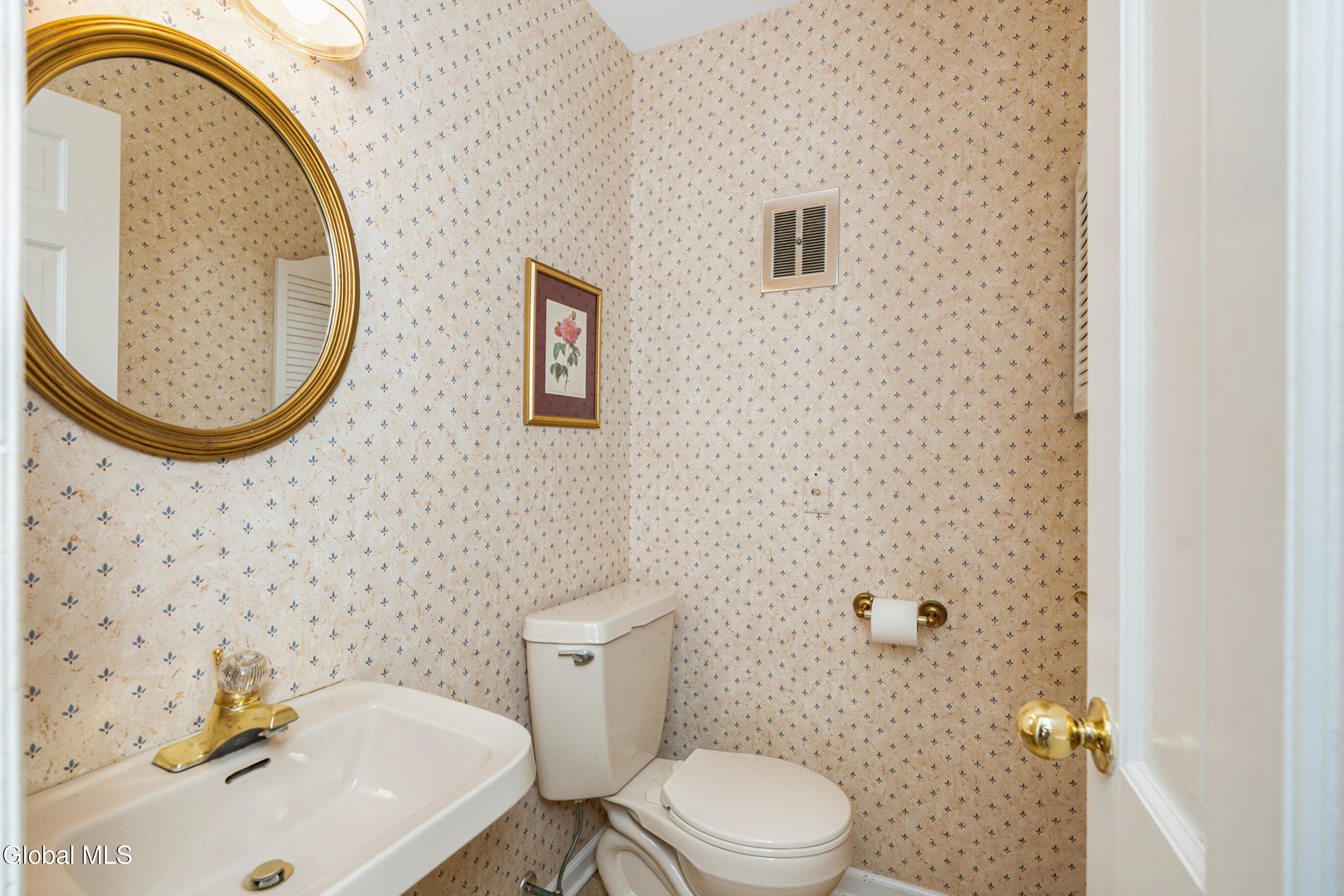 21 Heather Lane Bethlehem, NY 12054 - Photo 14 of 43 018-21-Heather-Ln