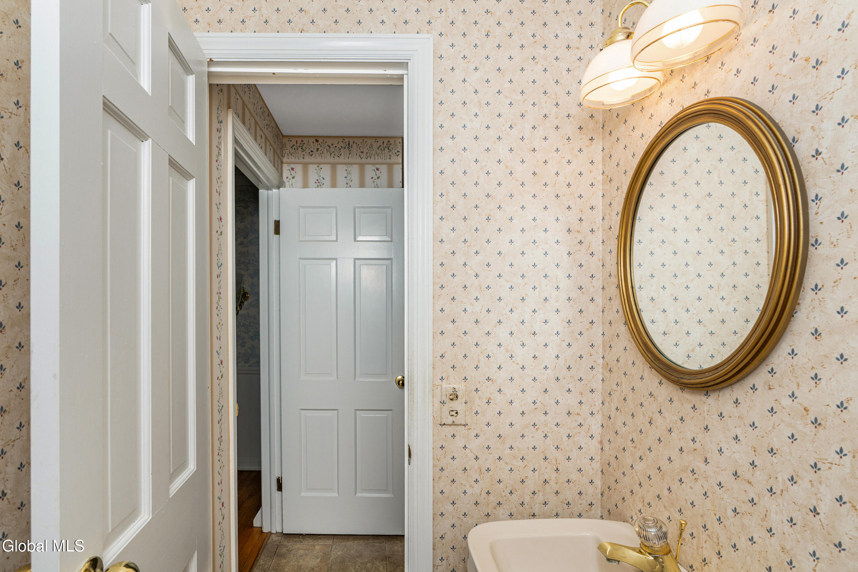 21 Heather Lane Bethlehem, NY 12054 - Photo 15 of 43 019-21-Heather-Ln