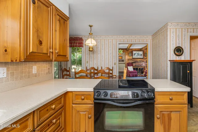 $545,000 | 21 Heather Lane, Bethlehem, NY 12054