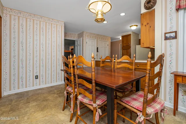 $545,000 | 21 Heather Lane, Bethlehem, NY 12054