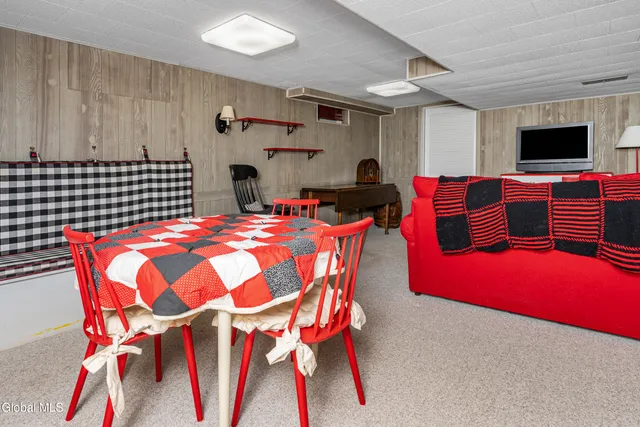 $545,000 | 21 Heather Lane, Bethlehem, NY 12054