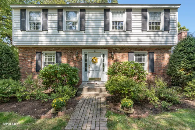 $545,000 | 21 Heather Lane, Bethlehem, NY 12054