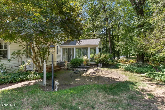 $545,000 | 21 Heather Lane, Bethlehem, NY 12054