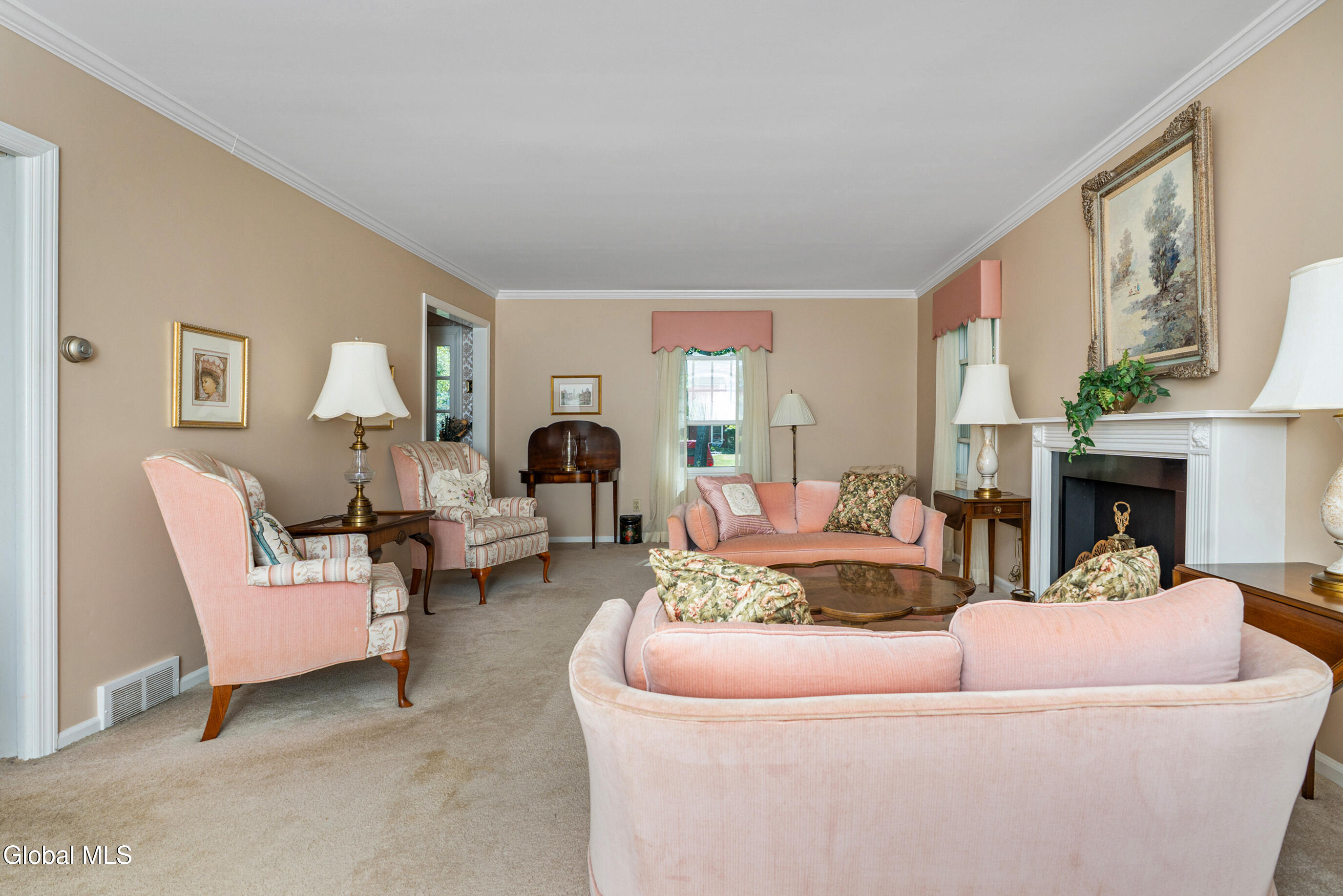 21 Heather Lane Bethlehem, NY 12054 - Photo 7 of 43 012-21-Heather-Ln